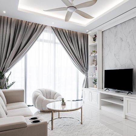 Beacon Executive Suites George Town Exteriör bild