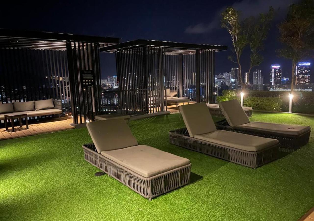 Beacon Executive Suites George Town Exteriör bild